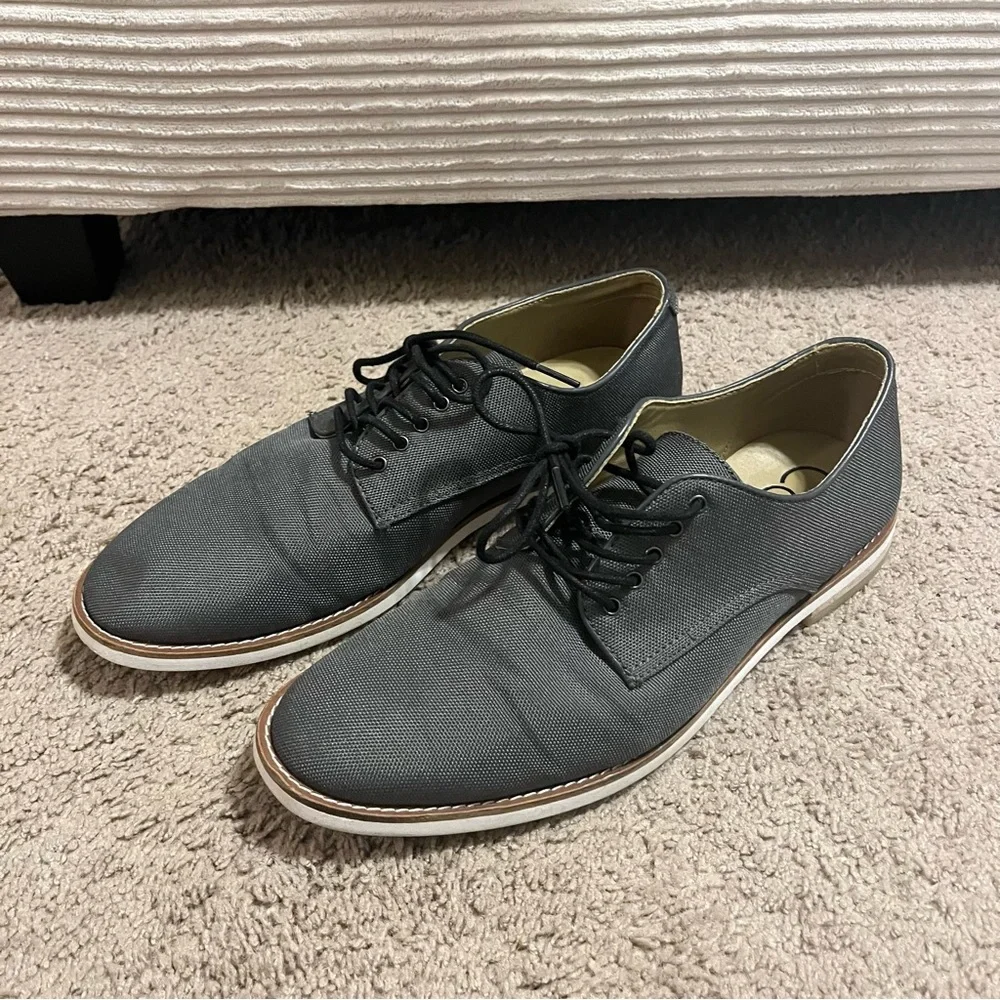 Calvin Klein Men's Charcoal Lace-Up Oxfords - Picture 2 of 6